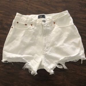 Abercrombie & Fitch white shorts